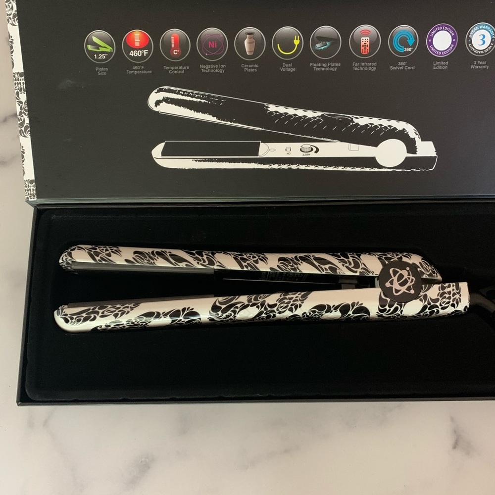 Evalectric Skull Fashion Straightener